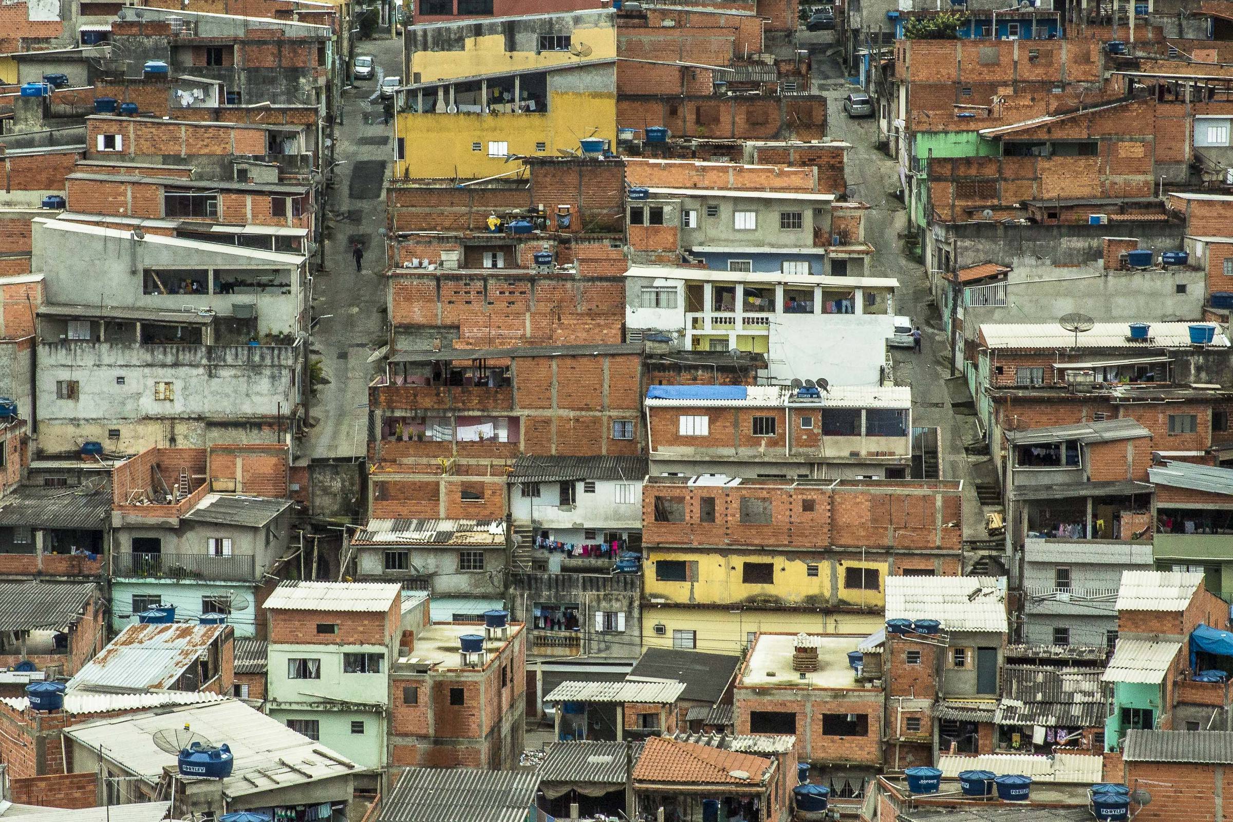 Unificar tributos sobre consumo pode reduzir a desigualdade, afirma estudo